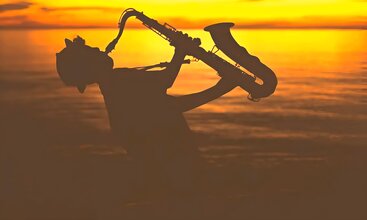 Sunset Jazz на берегу моря. Романтические баллады и интеллектуальный джаз