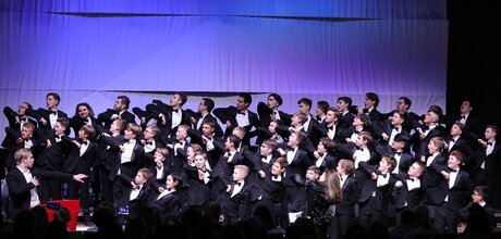 Хор мальчиков и юношей Cantus. Песни военных лет
