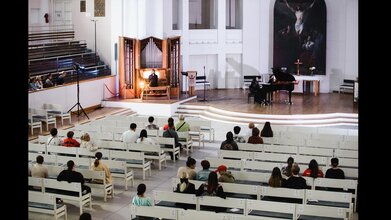Концерт и мультимедийная инсталляция. Циммер и Эйнауди в Петрикирхе