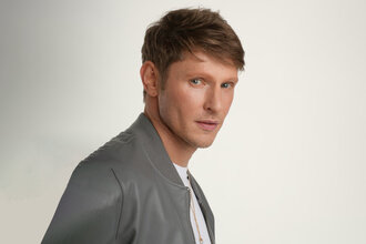 Алексей Елистратов «Revoльvers»