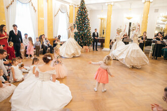 Бал для малышей в усадьбе Державина