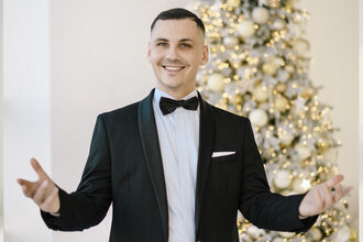 Рождественский джаз. Фрэнк Синатра при свечах с экскурсией по дворцу