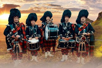 Оркестр волынщиков City Pipes. «Храброе Сердце» с песочным шоу