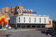 История Московского губернского театра — как Сергей Безруков спас два коллектива