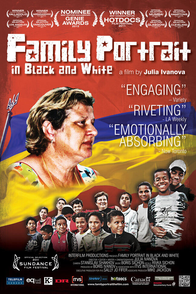 Family Portrait in Black and White (2011) - poster 1