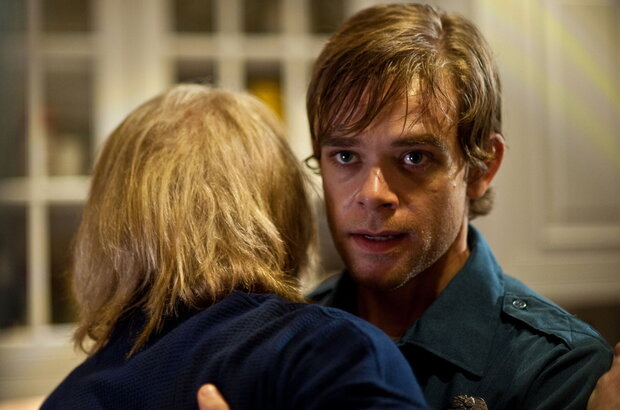 Mirrors 2 (2010) - photo 3
