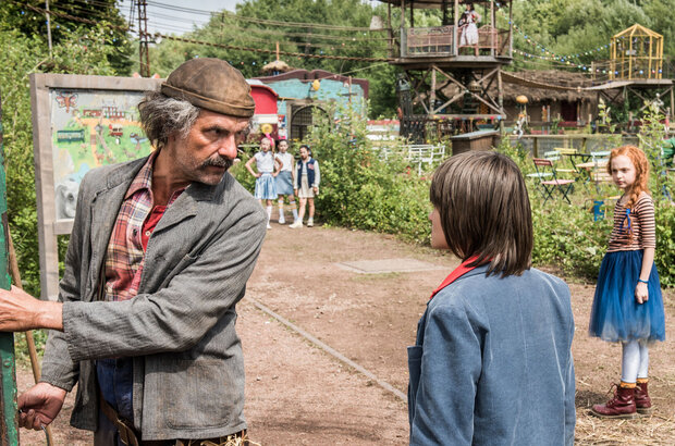 Маленькая мисс Дулиттл (2018) - фото 4