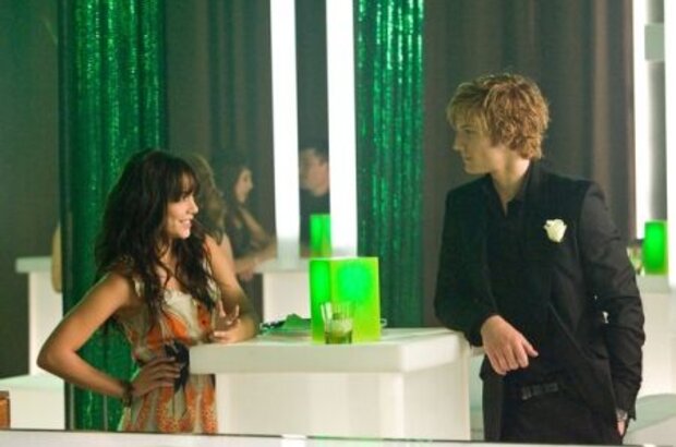 Beastly (2010) - photo 3