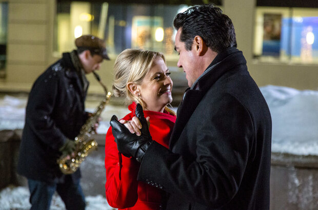 Broadcasting Christmas (2016) - photo 4