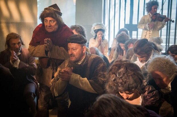 The Visitors: Bastille Day (2015) - photo 11