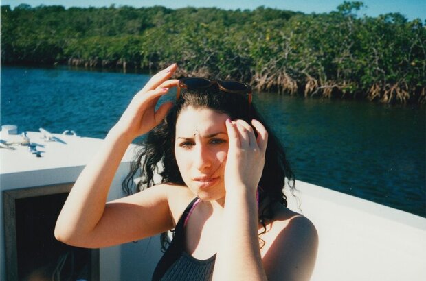 Amy (2015) - photo 2
