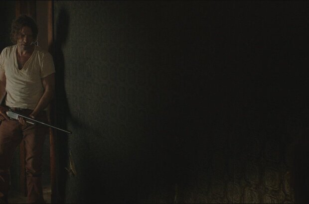 Standoff (2016) - photo 5