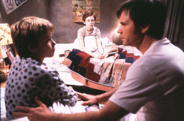 Frailty (2001) - photo 2