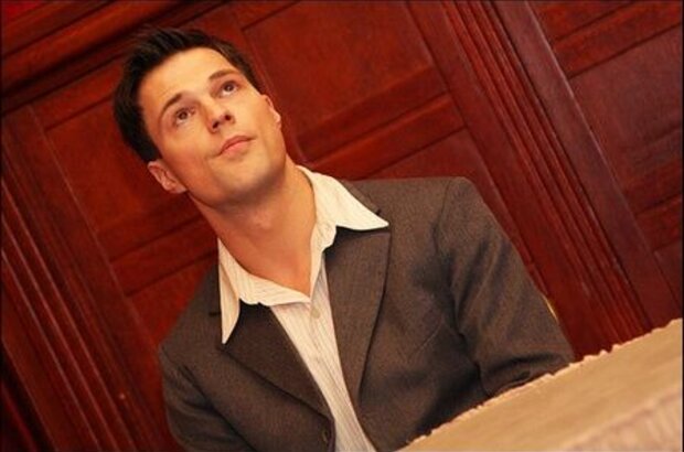 Spy (2012) - photo 13