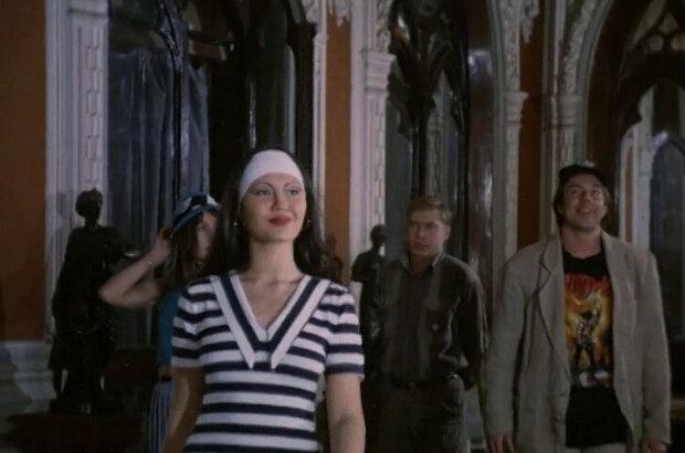 Venture (1995) - photo 6