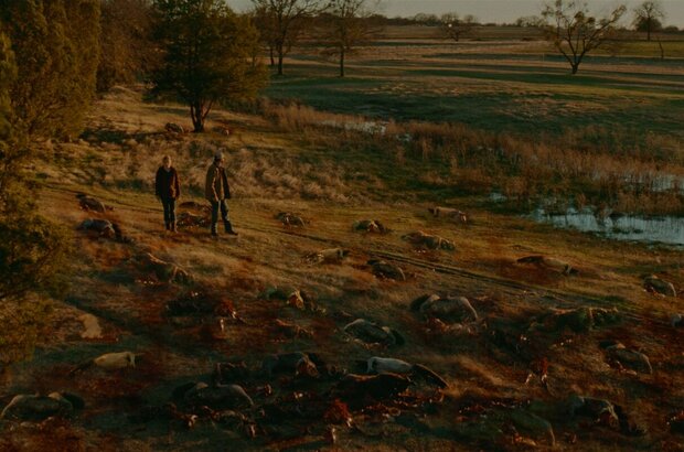 The Dark and the Wicked (2020) - photo 2