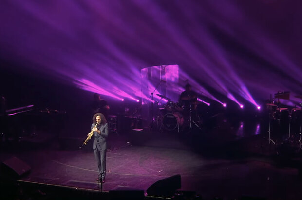 Listening to Kenny G (2021) - photo 1