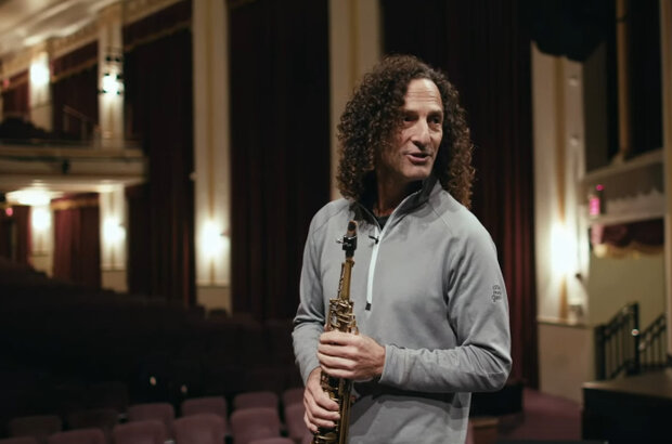 Listening to Kenny G (2021) - photo 5