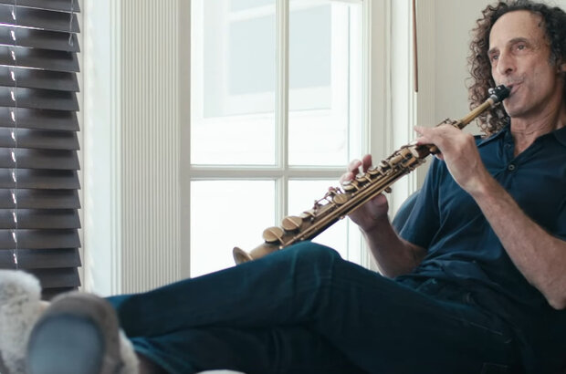 Listening to Kenny G (2021) - photo 6