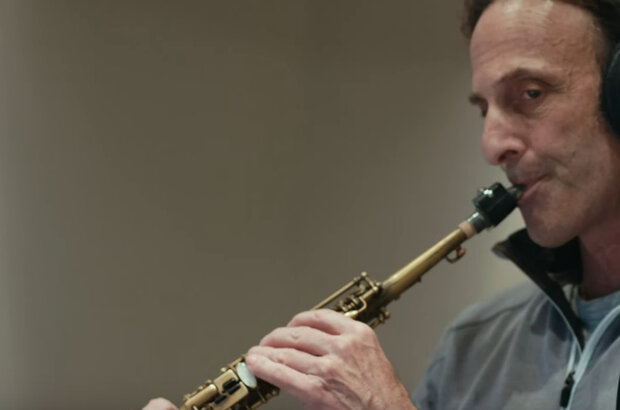 Listening to Kenny G (2021) - photo 3