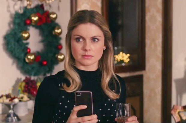 A Christmas Prince (2017) - photo 5