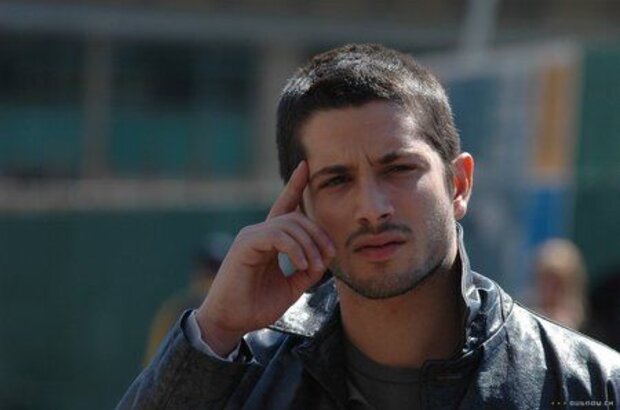 Restless (2008) - photo 5