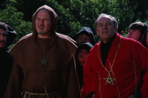 Satan's Cheerleaders (1977) - photo 7