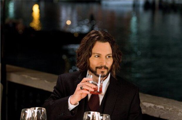 The Tourist (2010) - photo 17