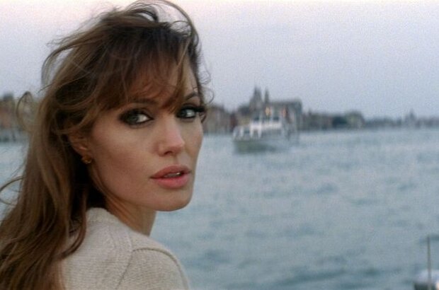 The Tourist (2010) - photo 35