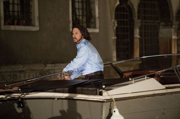 The Tourist (2010) - photo 25