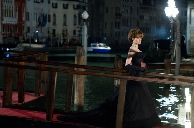 The Tourist (2010) - photo 33
