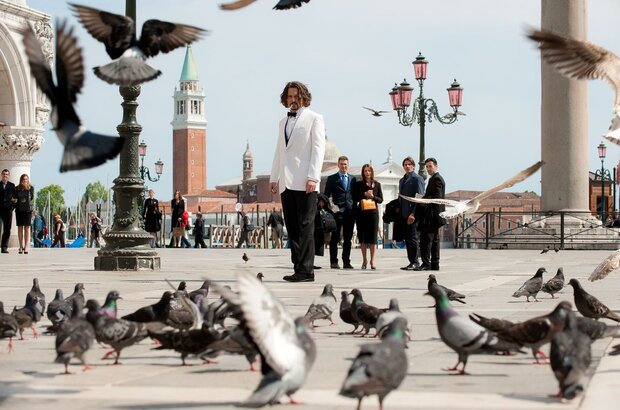 The Tourist (2010) - photo 9