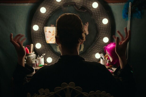 Freak Show (2017) - photo 1