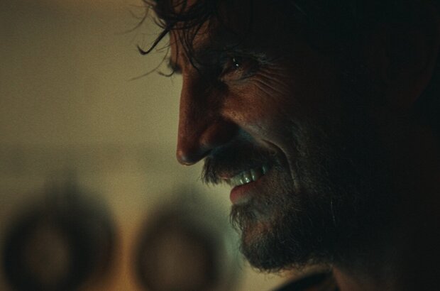 Dark Glasses (2022) - photo 20