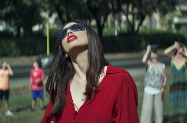 Dark Glasses (2022) - photo 24