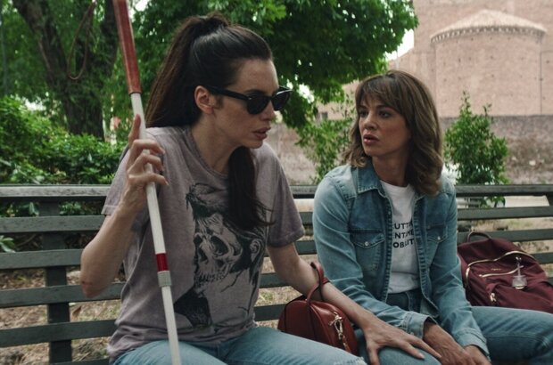 Dark Glasses (2022) - photo 32