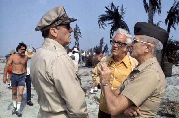 MacArthur (1977) - photo 5