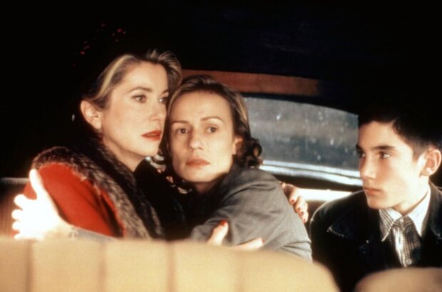 East/West (1999) - photo 2