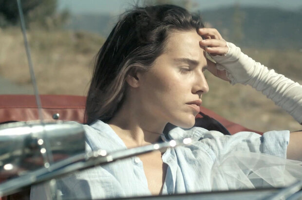 Committed (2014) - photo 7