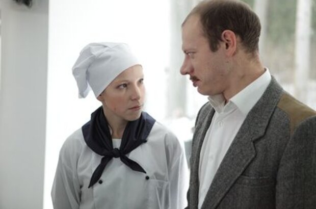 Moms (2012) - photo 21