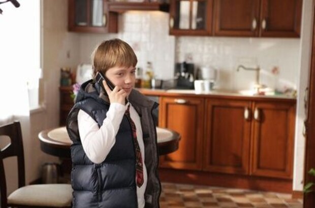 Moms (2012) - photo 8