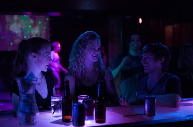 Love & Air Sex (2013) - photo 5
