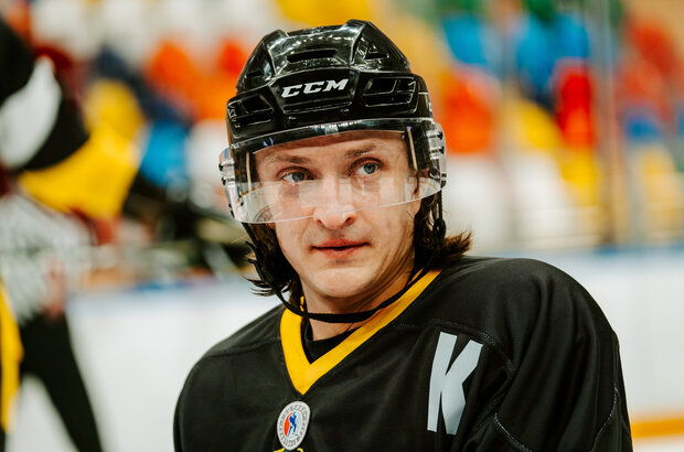 Khokkeynyye papy (2023) - photo 17