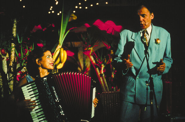 Bread and Tulips (2000) - photo 3