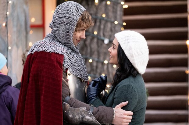 The Knight Before Christmas (2019) - photo 1