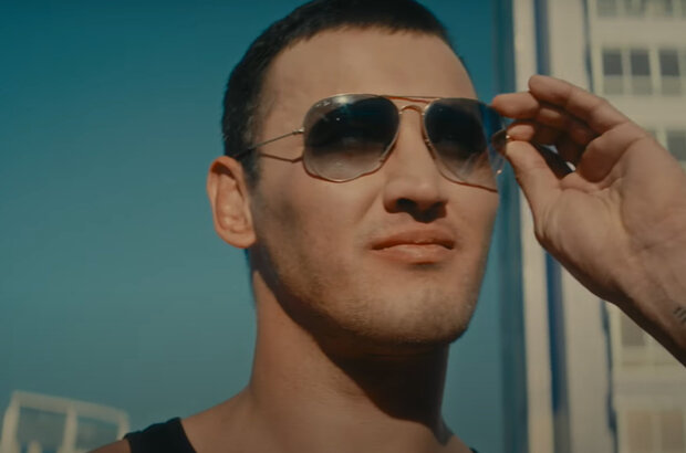 Почти как все (2022) - photo 3