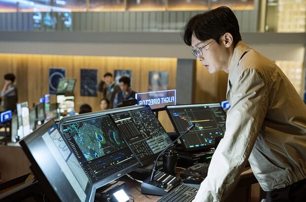 The Moon (2023) - photo 14