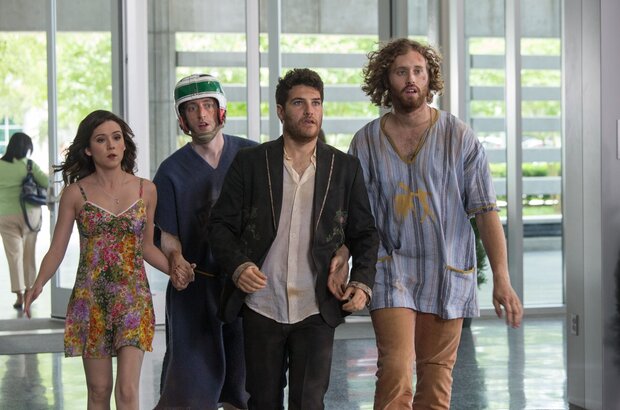 Search Party (2014) - photo 7