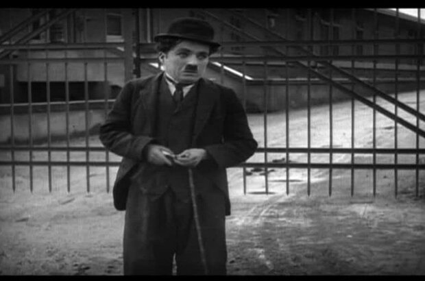 Charlie in the Police (1916) - photo 1