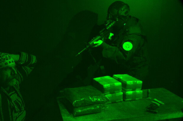 2025: Blood, White & Blue (2022) - photo 3